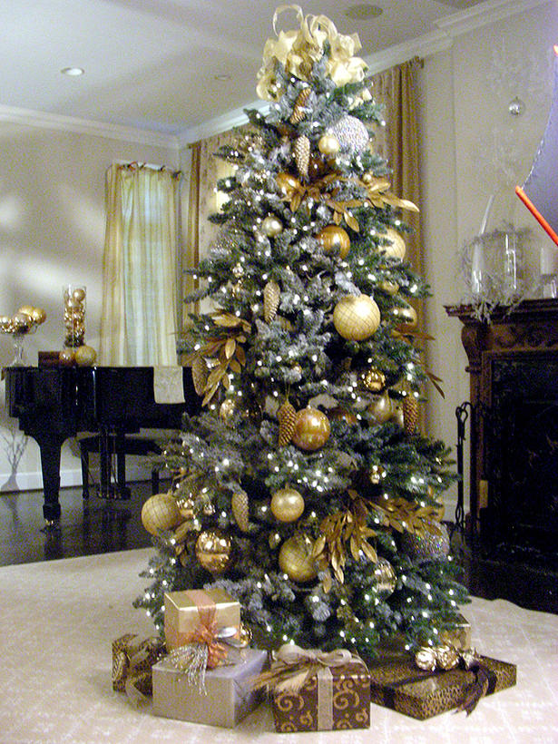 ... songs decoration ideas: Christmas tree ideas - silver and gold themes