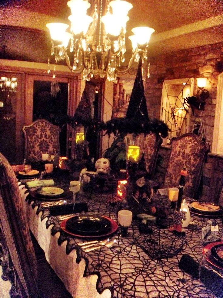 Halloween | Halloween party dinner, Halloween table, Halloween house